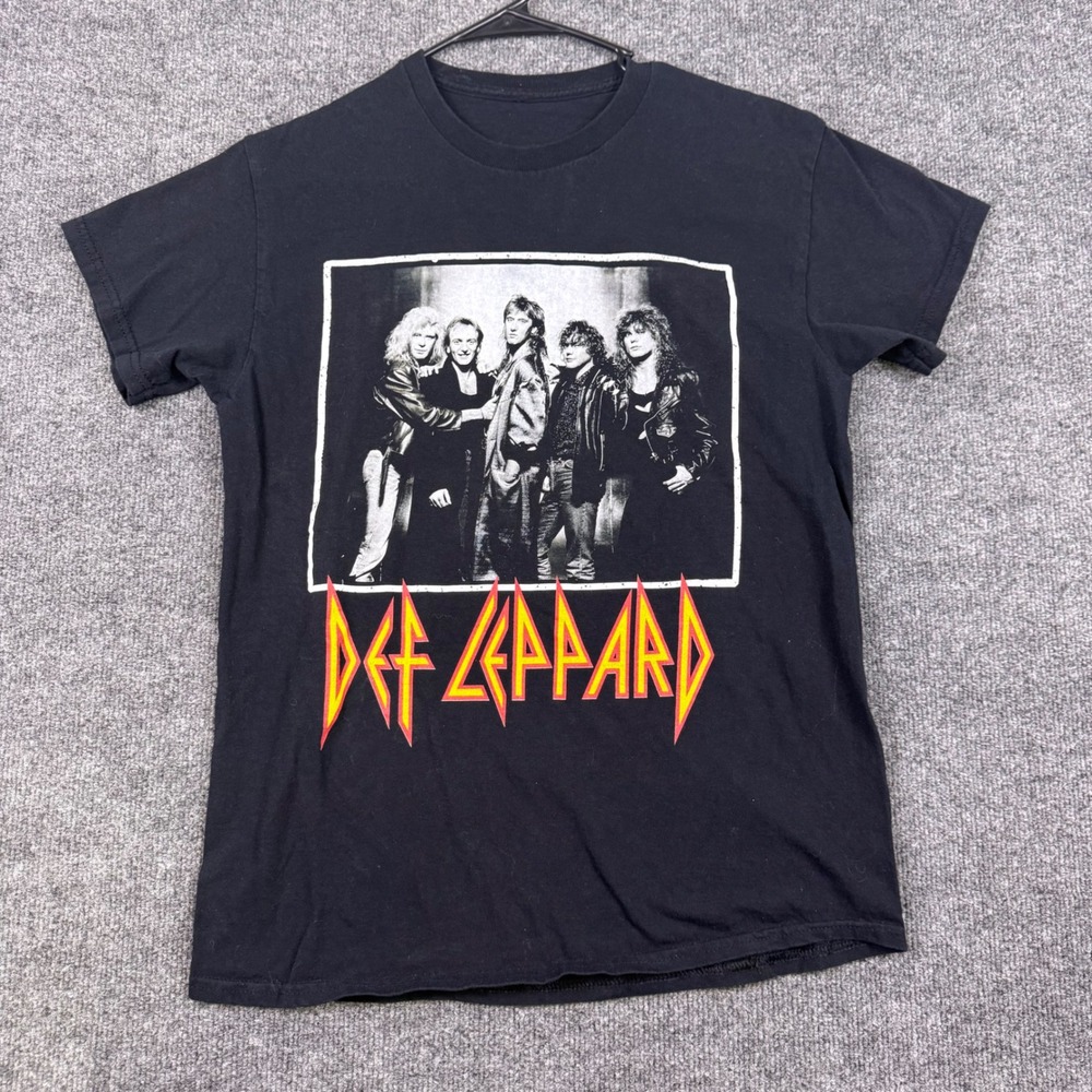 Def Leppard Band Graphic T-Shirt Black Short Sleeve Rock Music Tee Mens Small